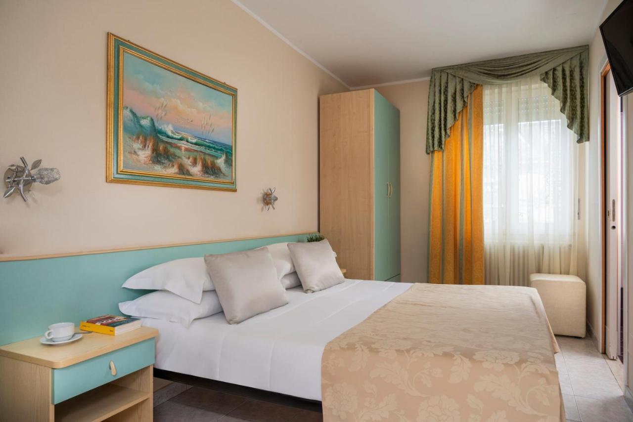 Albergo Ristorante Pozzi Bellaria-Igea Marina Exterior foto