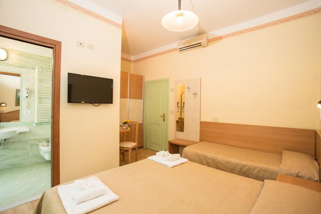 Albergo Ristorante Pozzi Bellaria-Igea Marina Exterior foto
