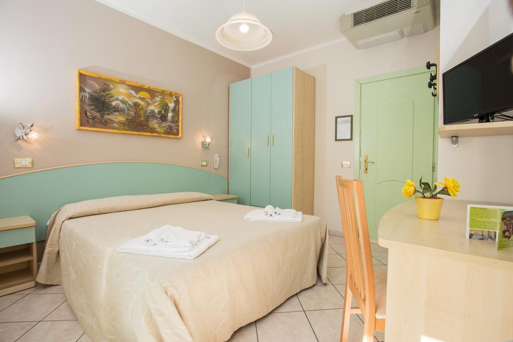 Albergo Ristorante Pozzi Bellaria-Igea Marina Exterior foto