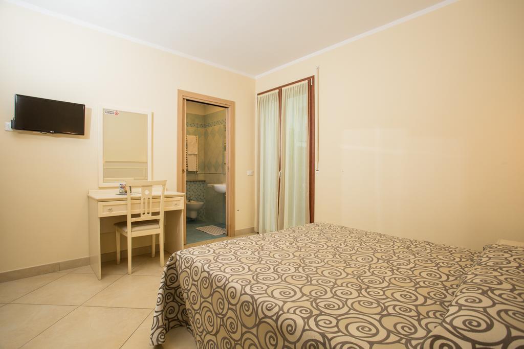 Albergo Ristorante Pozzi Bellaria-Igea Marina Exterior foto