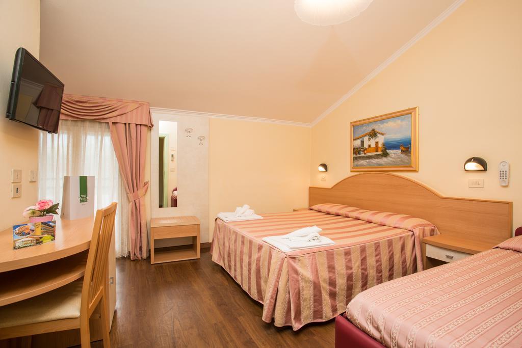 Albergo Ristorante Pozzi Bellaria-Igea Marina Exterior foto