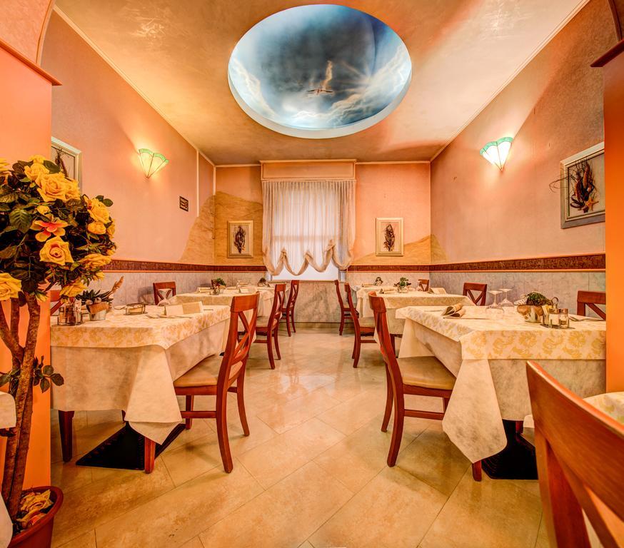 Albergo Ristorante Pozzi Bellaria-Igea Marina Exterior foto