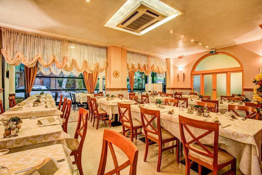 Albergo Ristorante Pozzi Bellaria-Igea Marina Exterior foto